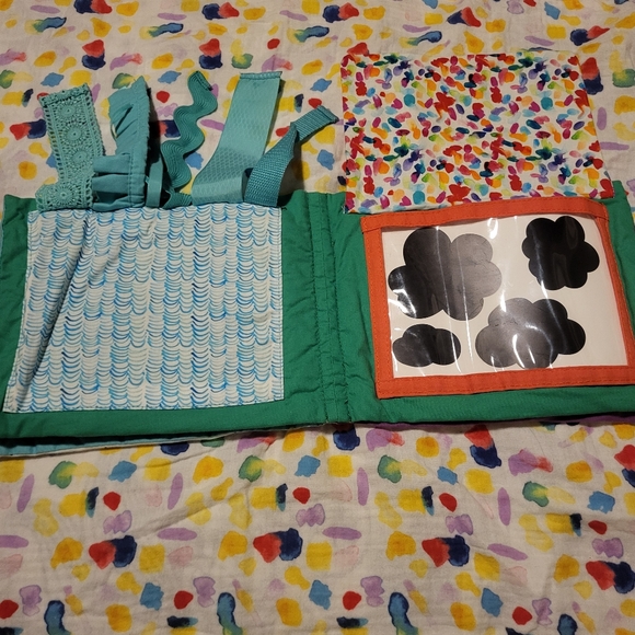 💚SOLD💚Lovevery soft book - Picture 8 of 12